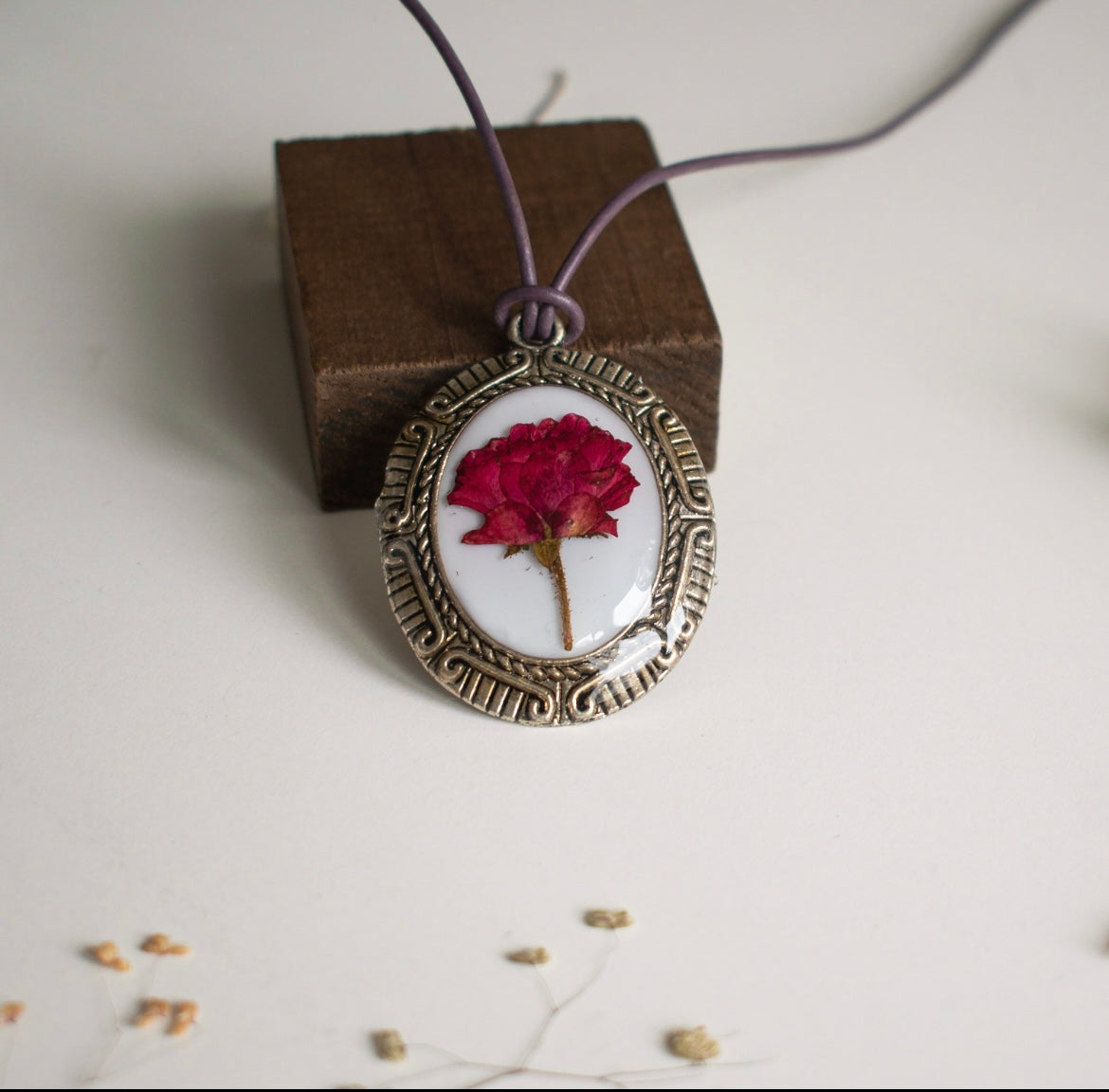 Colgante con rosa