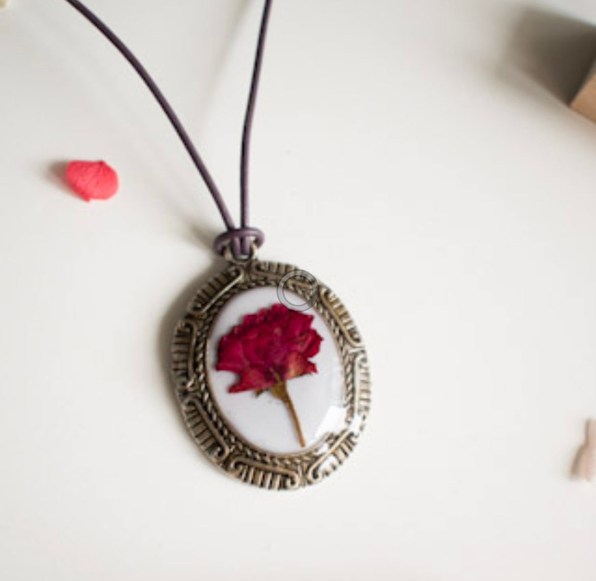 Colgante con rosa
