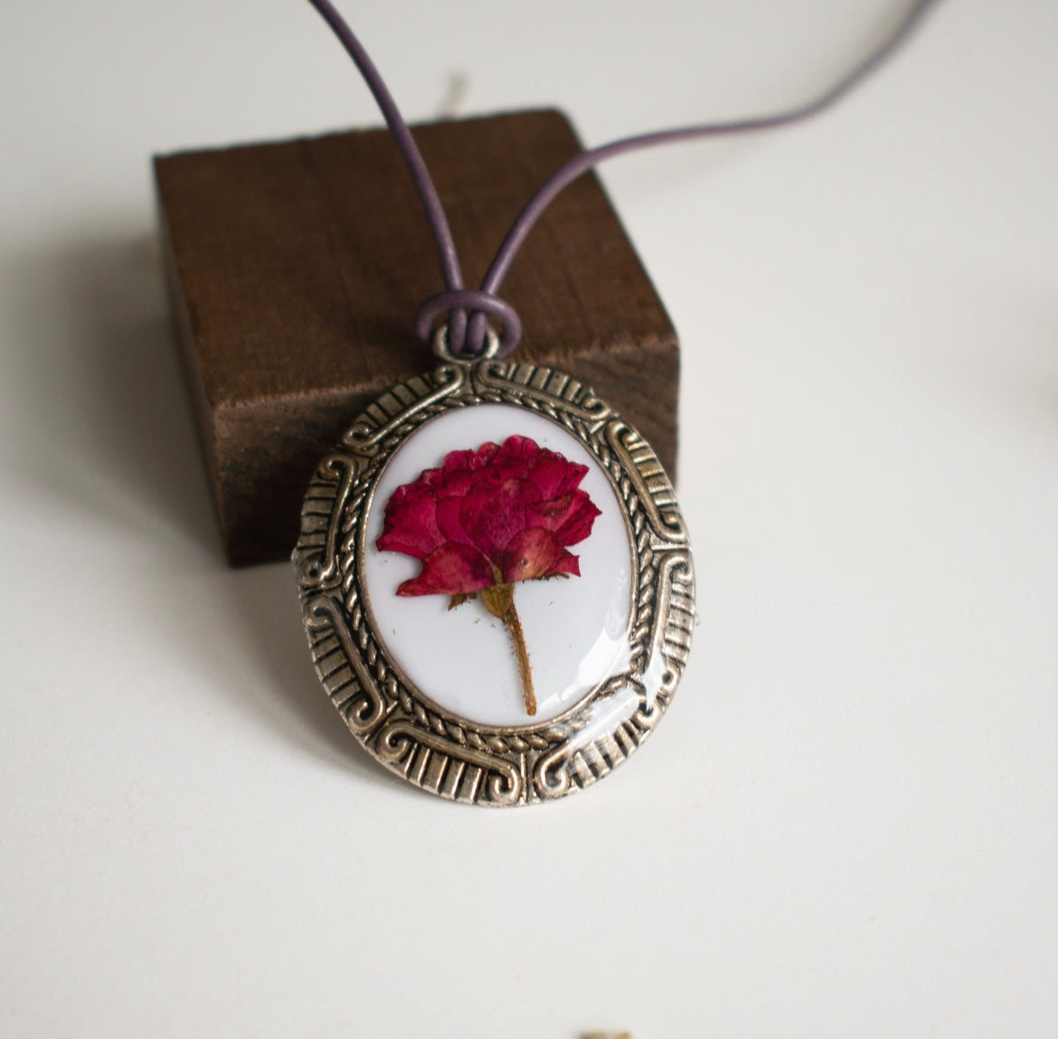 Colgante con rosa