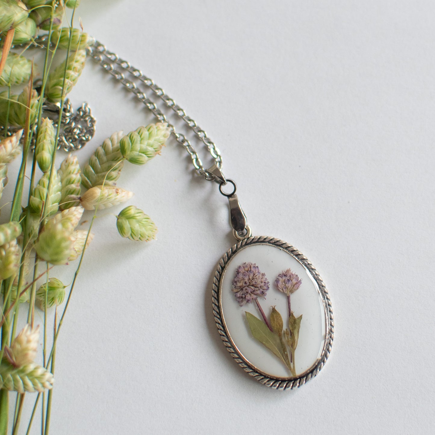 Colgante con persicaria capitata