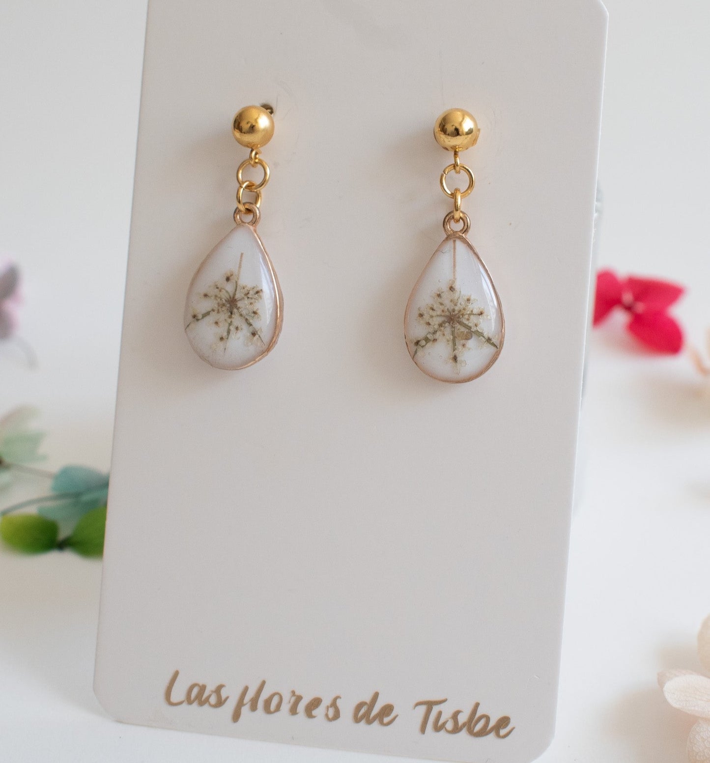 Pendientes con flor "Encaje reina Ana"Hechos a mano.