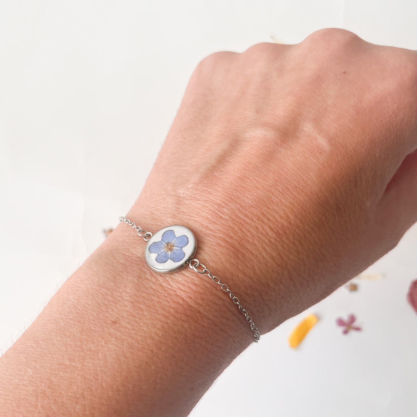 Pulsera con flor normeolvides