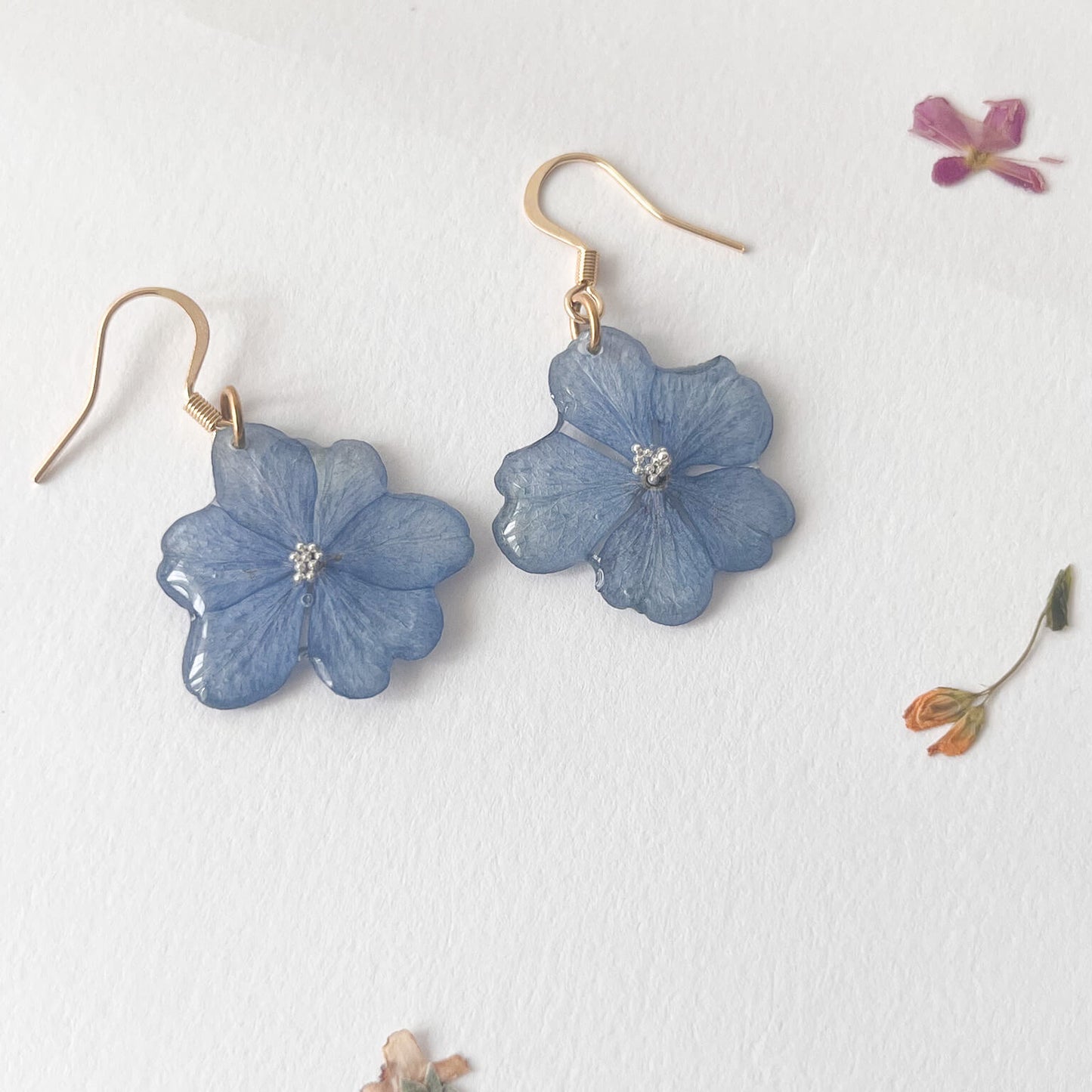Pendientes con flor pequeña de Hortensia