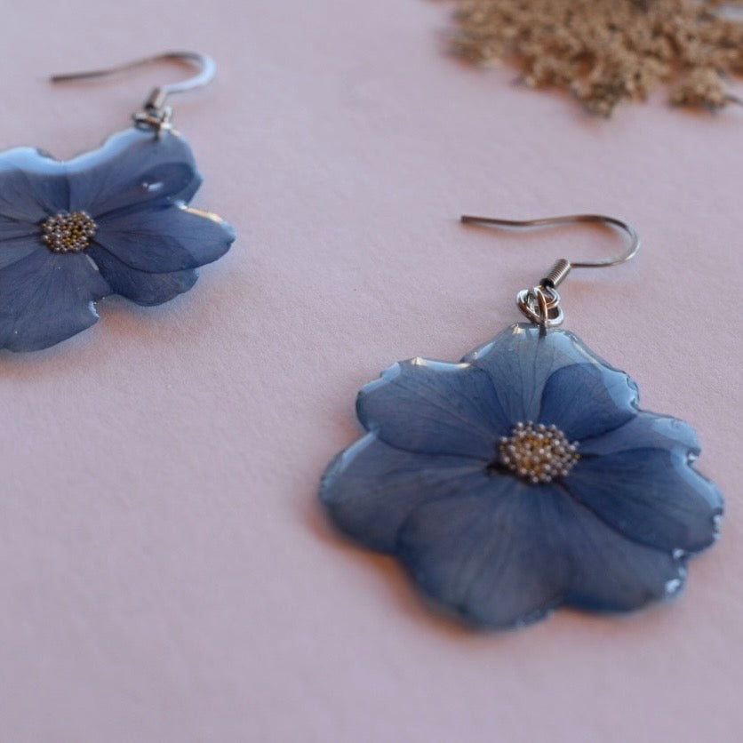 Pendientes con flor pequeña de Hortensia