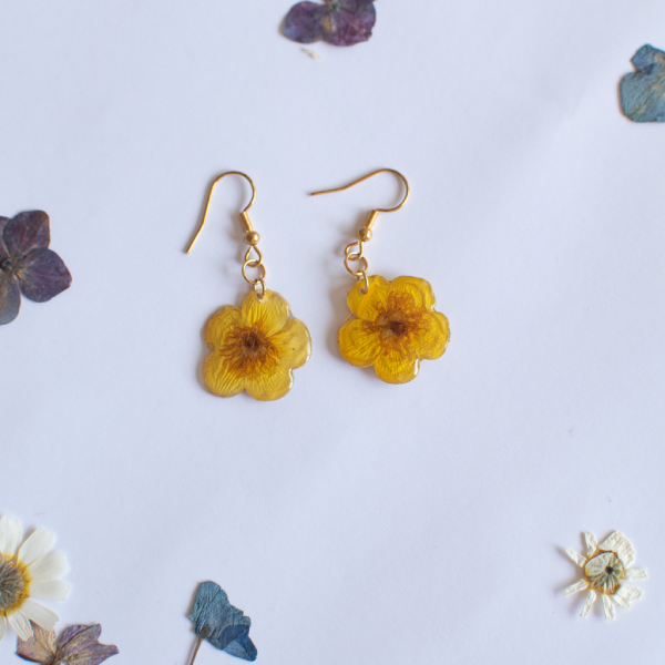 Pendientes botón de oro