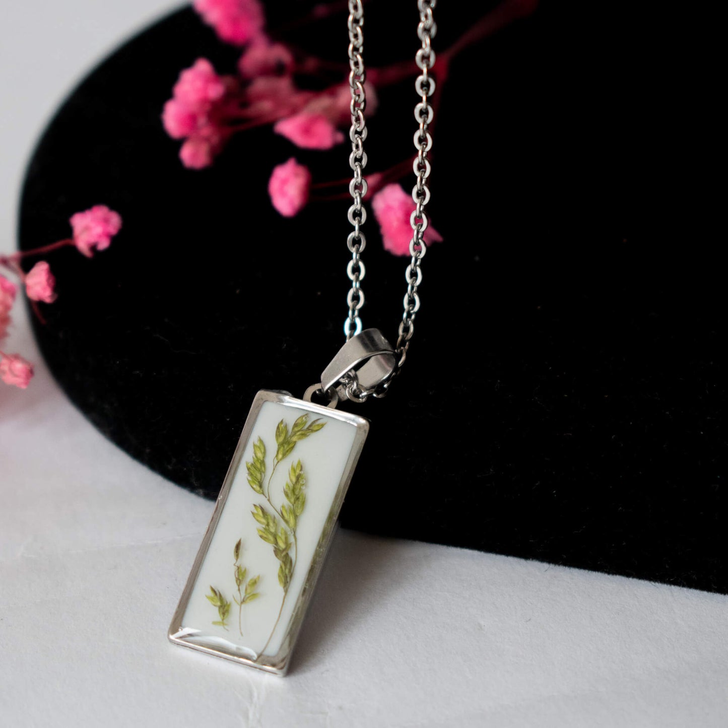 Colgante con hojas silvestres