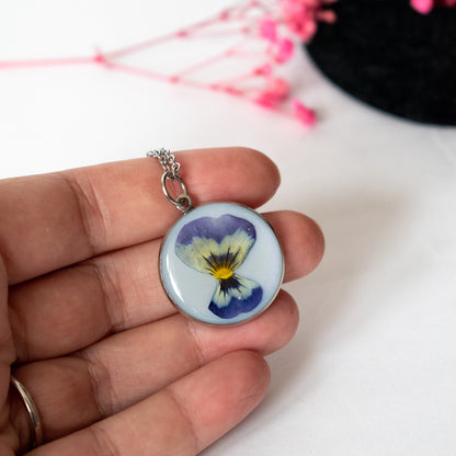 Colgante con viola 2