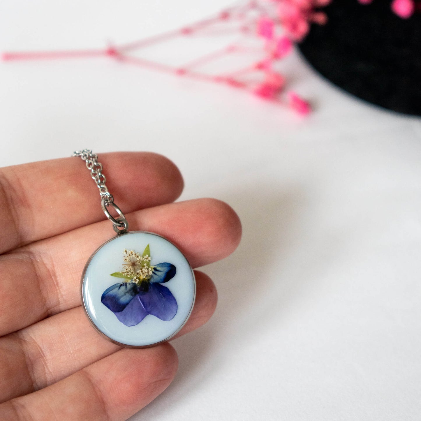 Colgante con violeta 3