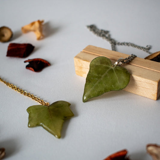 colgante de hojas prensadas de hiedra