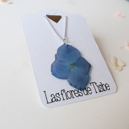 Colgante con flor de hortensia