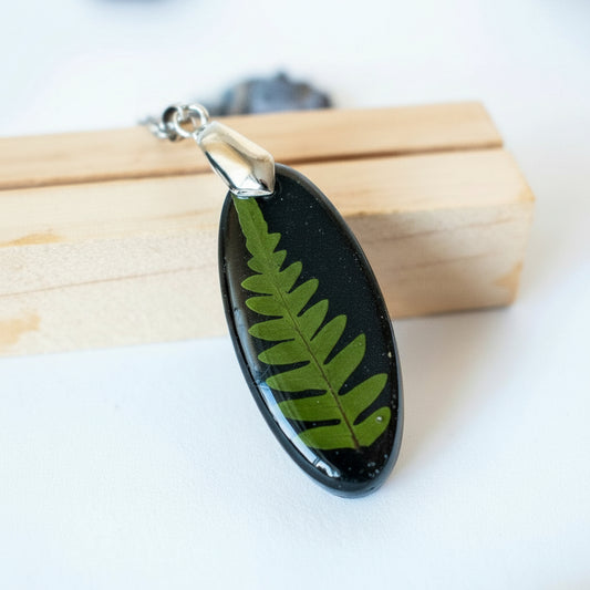Colgante con helecho 