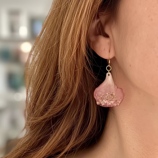 pendientes con geranio y encaje reina ana prensados