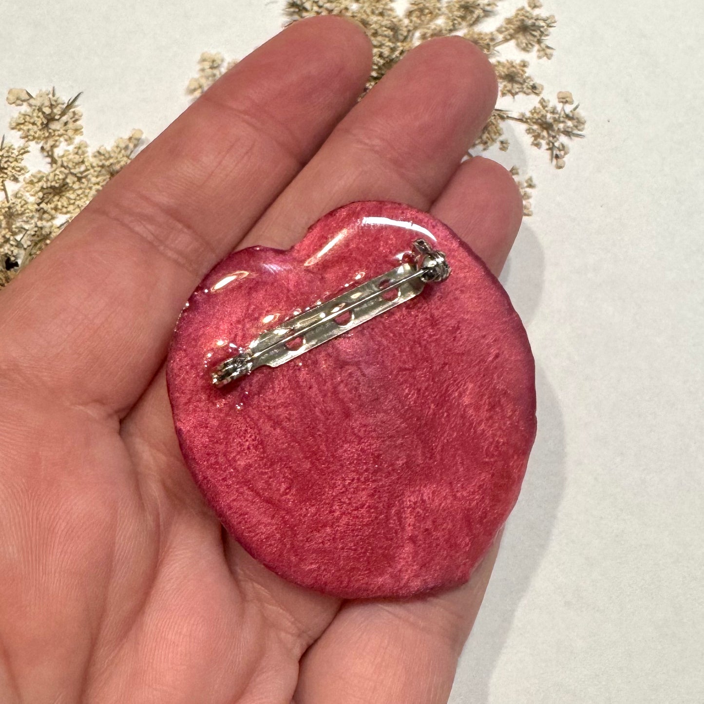 Broche con pètalo natural de buganvilla