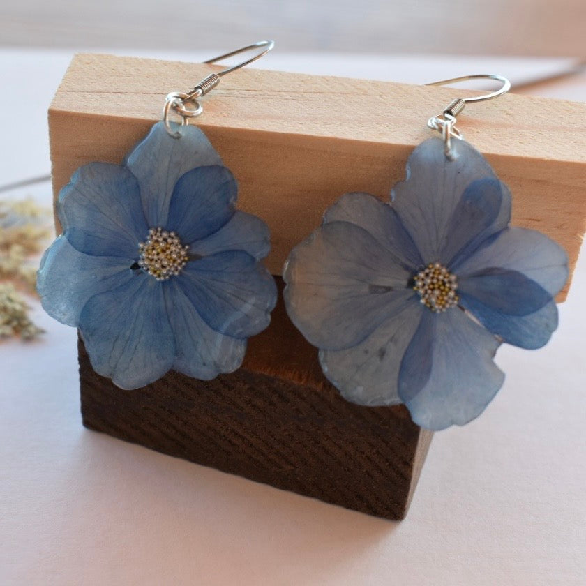 Pendientes con flor pequeña de Hortensia