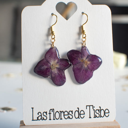 Pendientes con hortensia morada